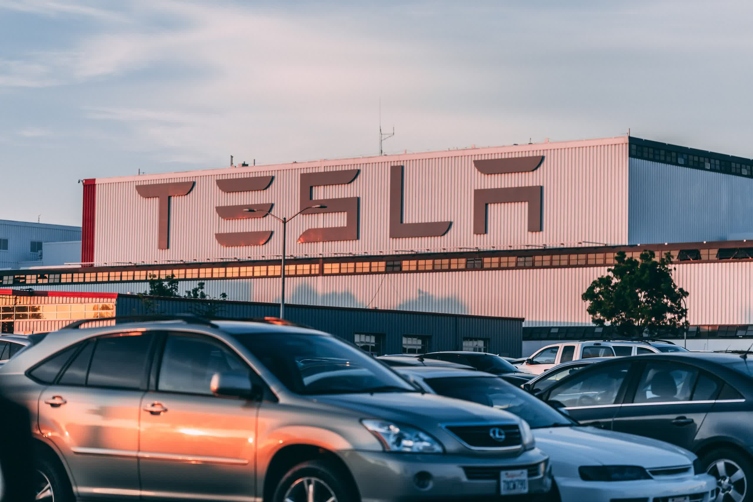 Court to decide on $7.6 billion legal fee for lawyers who voided Elon Musk's pay